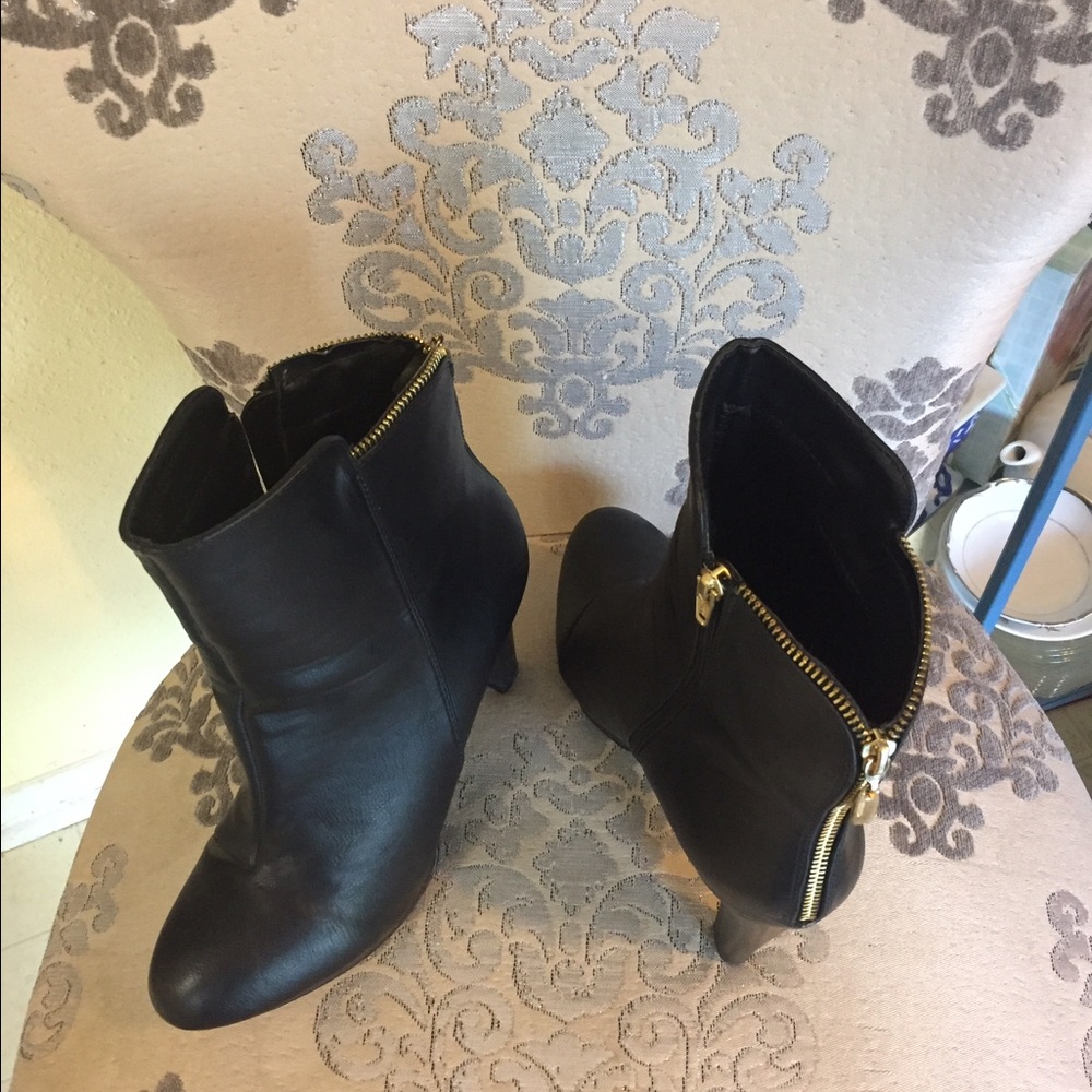 COPY - Black zipper booties